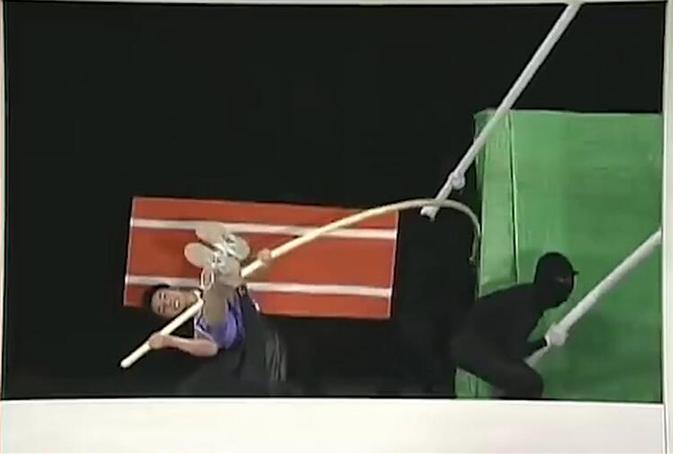 日本综艺：边唱歌边飞机叫什么？全方位解读惊险表演